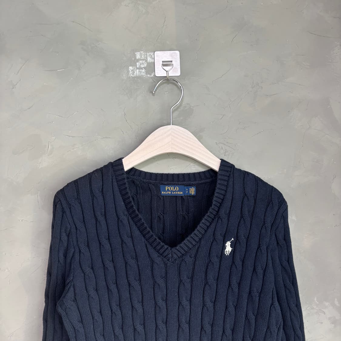 폴로 랄프로렌 꽈배기 브이넥 니트 네이비 상품이미지2