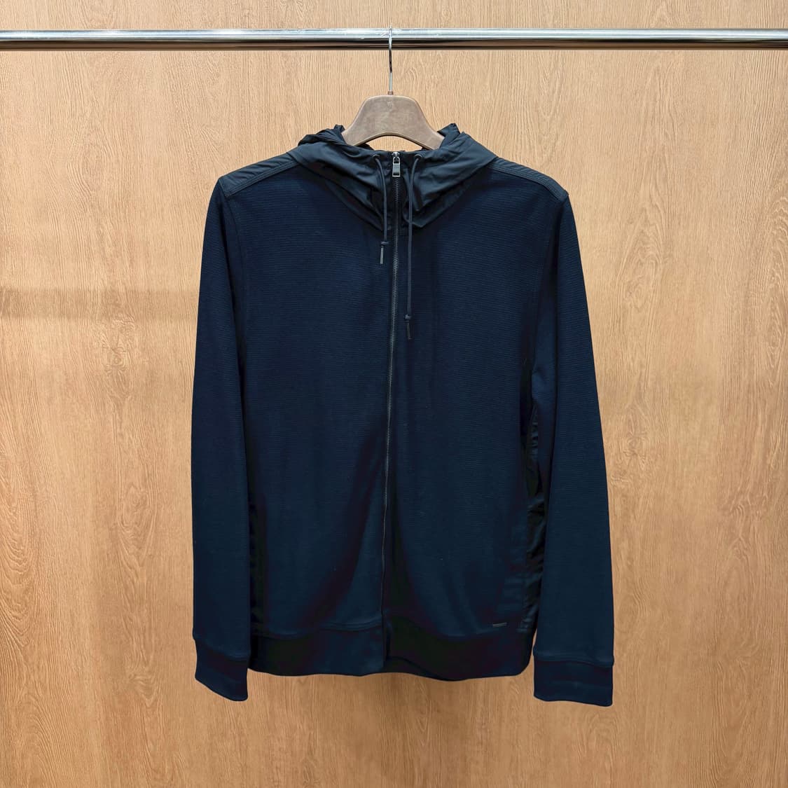 휴고 보스 코튼 저지 후드 집업 나일론 배색 디테일 슬림핏 블랙 상품이미지2