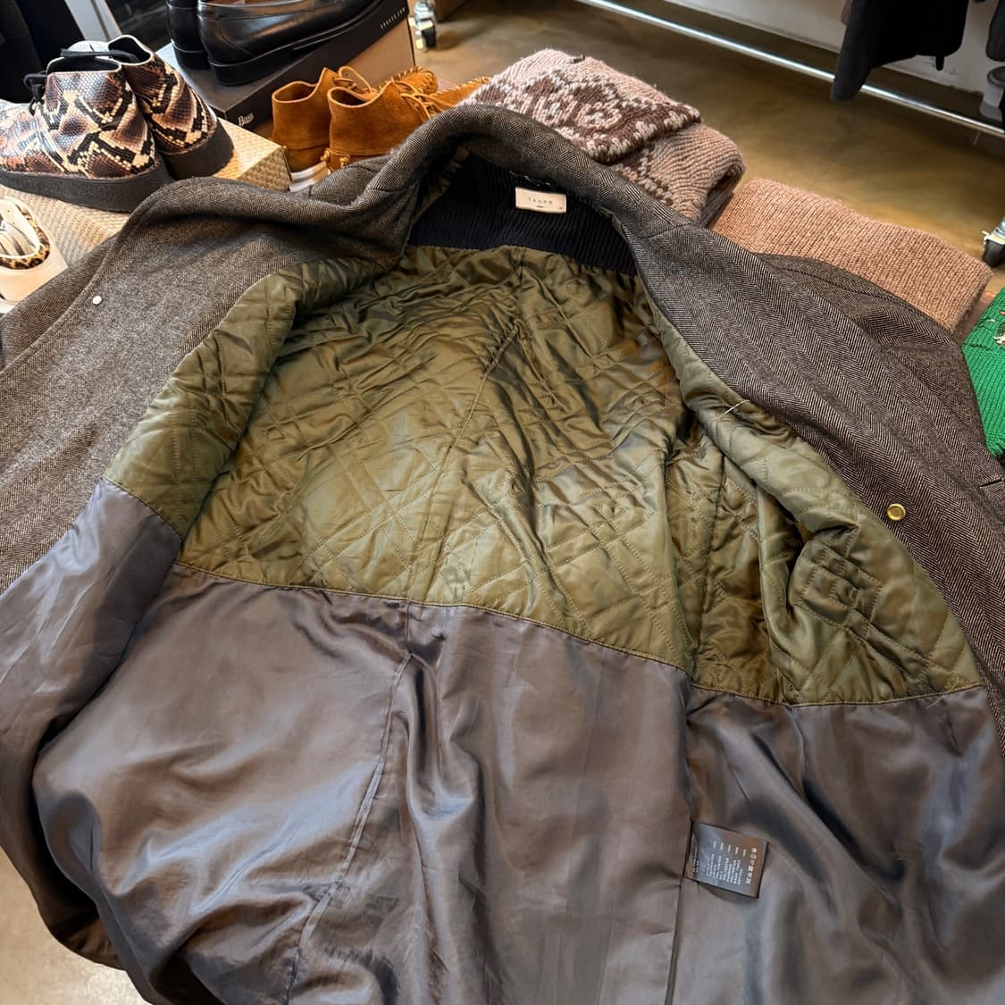 TAUPE 헤링본  싱글 브레스트 수티앵 칼라 오버코트 상품이미지8