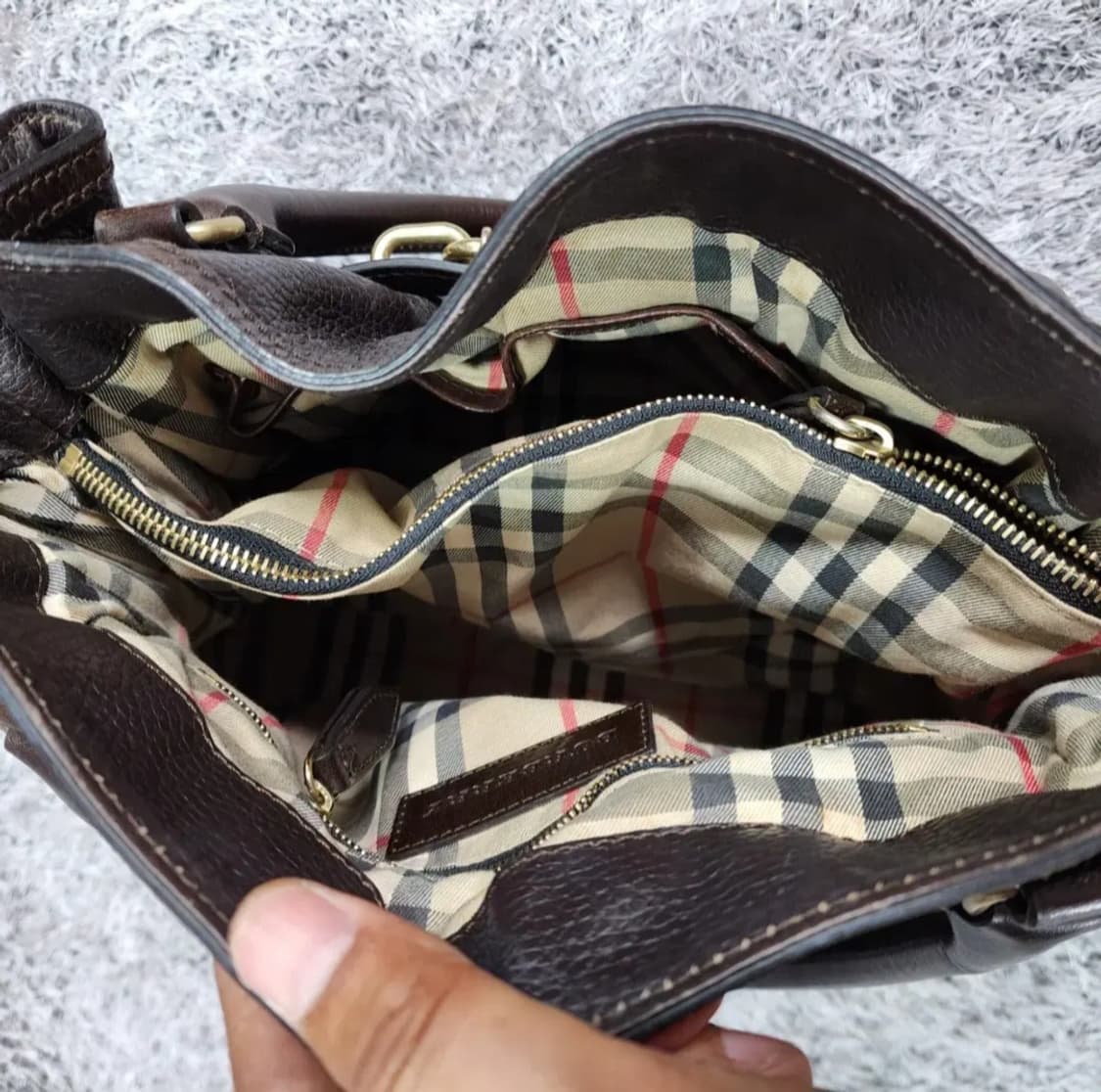 버버리 레더 토트백 상품이미지7