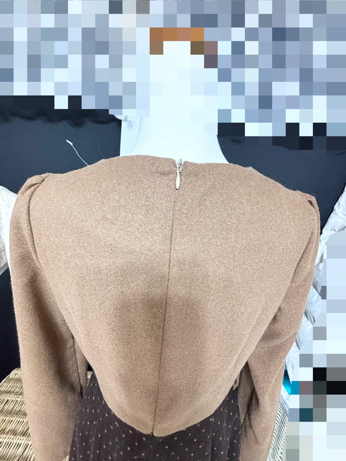 새제품ㅡ 도트무늬 언발란스 넥라인 원피스 s사이즈 상품이미지4