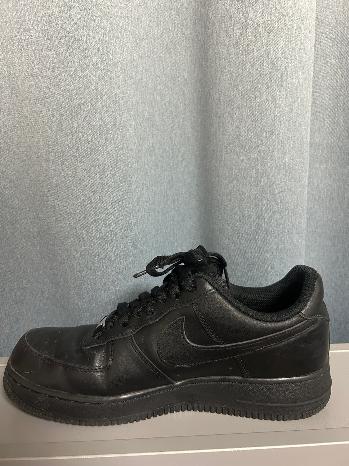 나이키 에어포스 1 '07 로우 트리플 블랙 상품이미지3