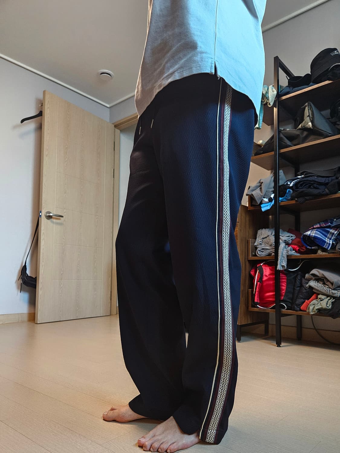 [정품] 타임옴므 23ss 남성 사이드 자수 트랙 슬랙스 82 size 상품이미지5