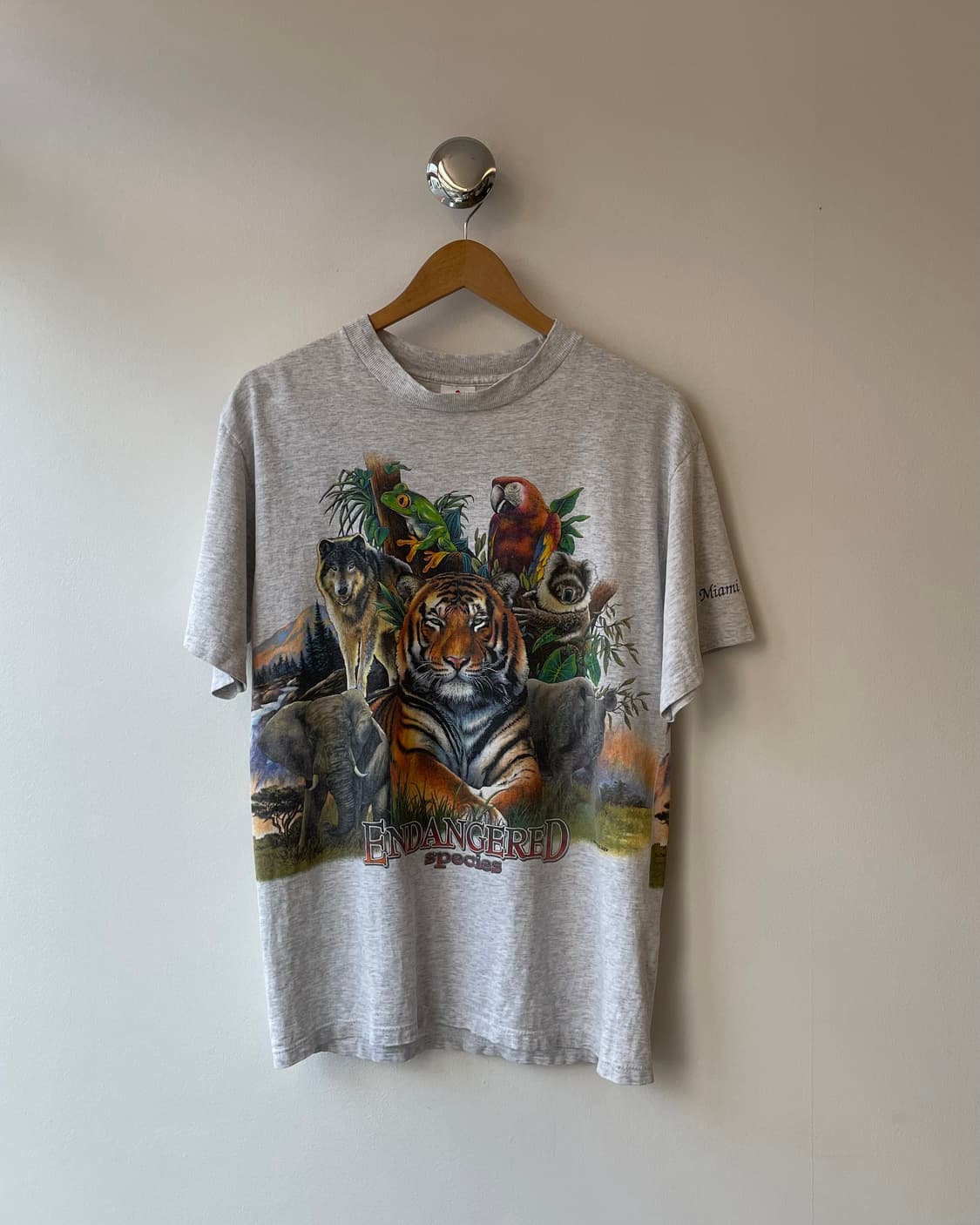 90‘s USA “Endangered Species” T-shirt 상품이미지2