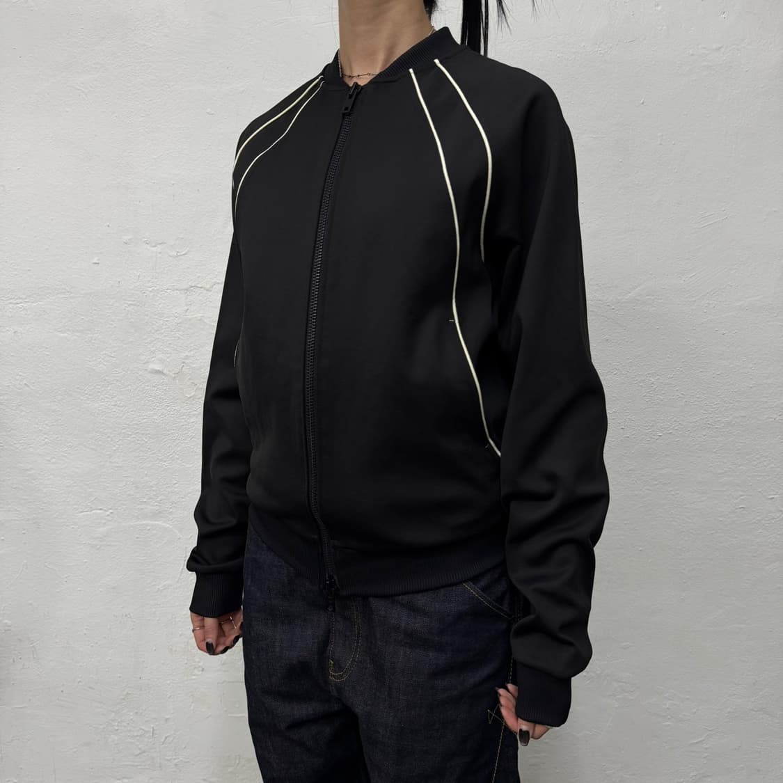 Y-3 (23aw) 블랙 파이핑 트랙라인 나일론 코튼 쇼트 블루종 자켓 상품이미지1