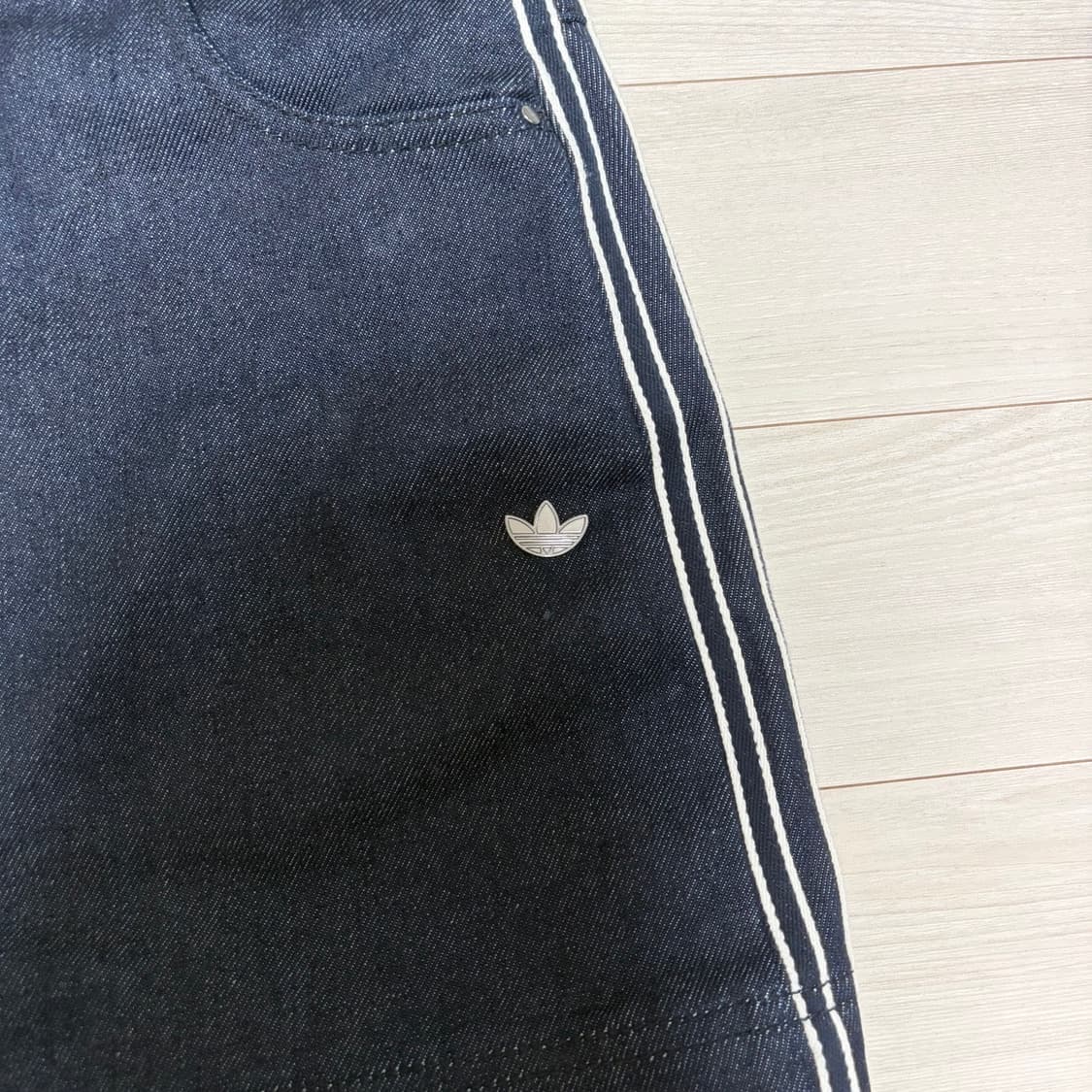 허리30) 아디다스 단추 진청 스커트 상품이미지3