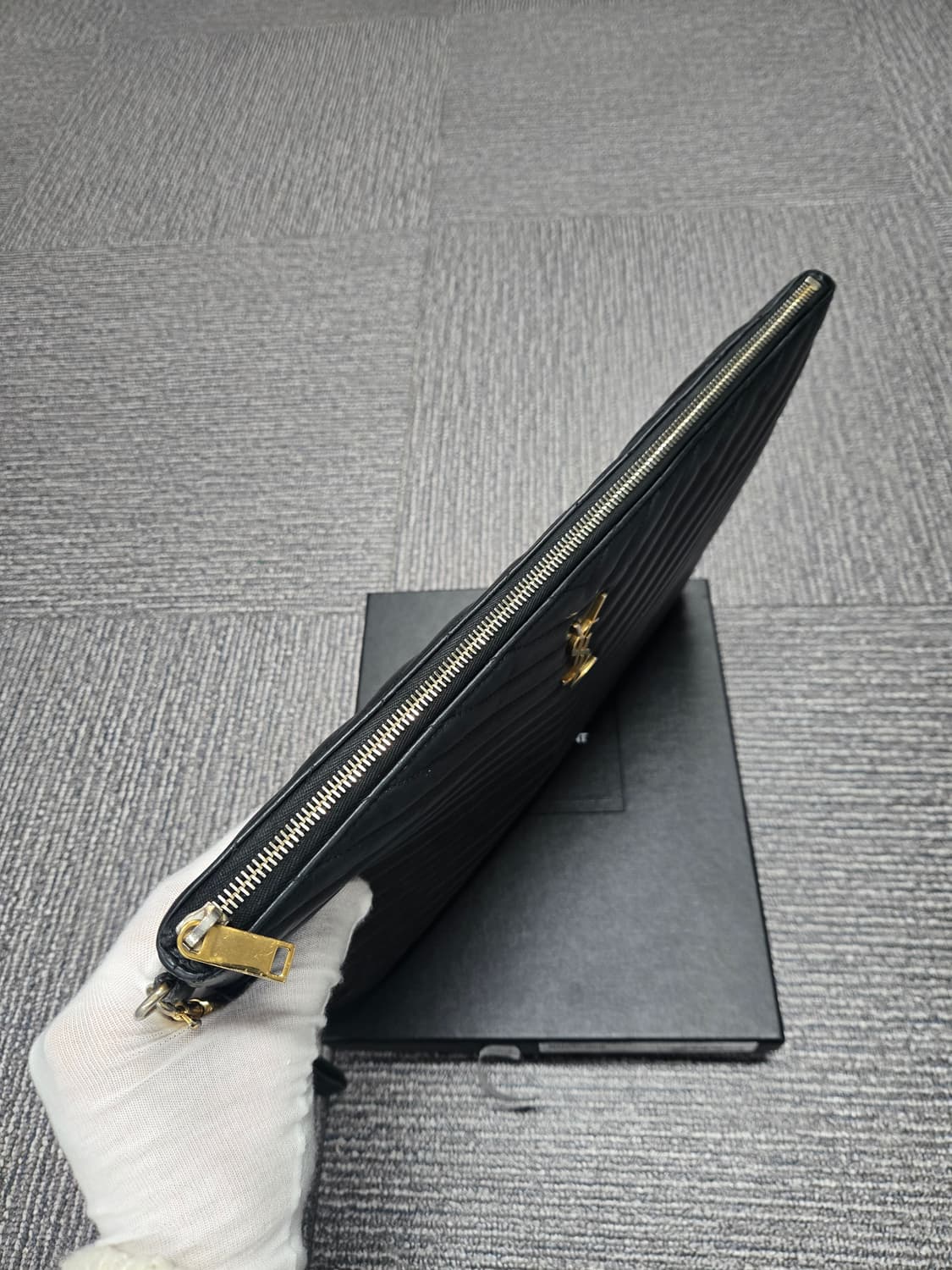 [특가][정품] 입생로랑 마틀라세 클러치백 라지 상품이미지6