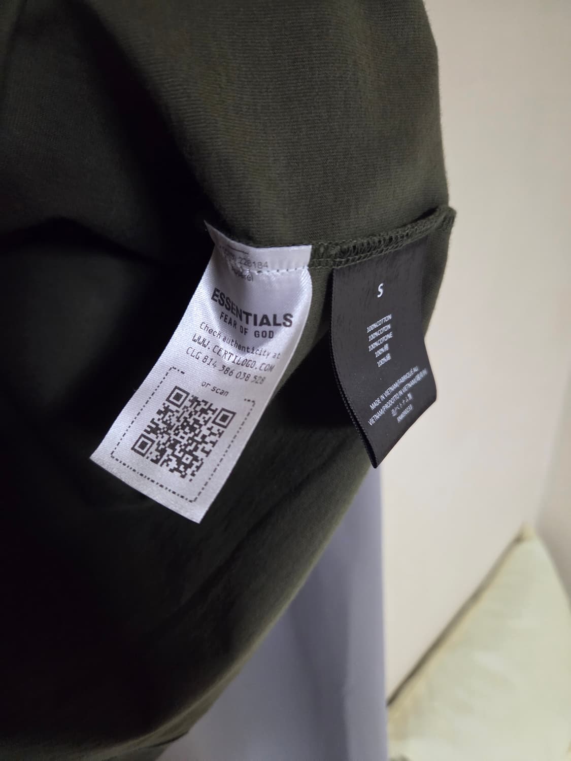 에센셜 저지 롱 슬리브 티셔츠 s사이즈 팝니다 쉘 블랙 올리브 상품이미지6