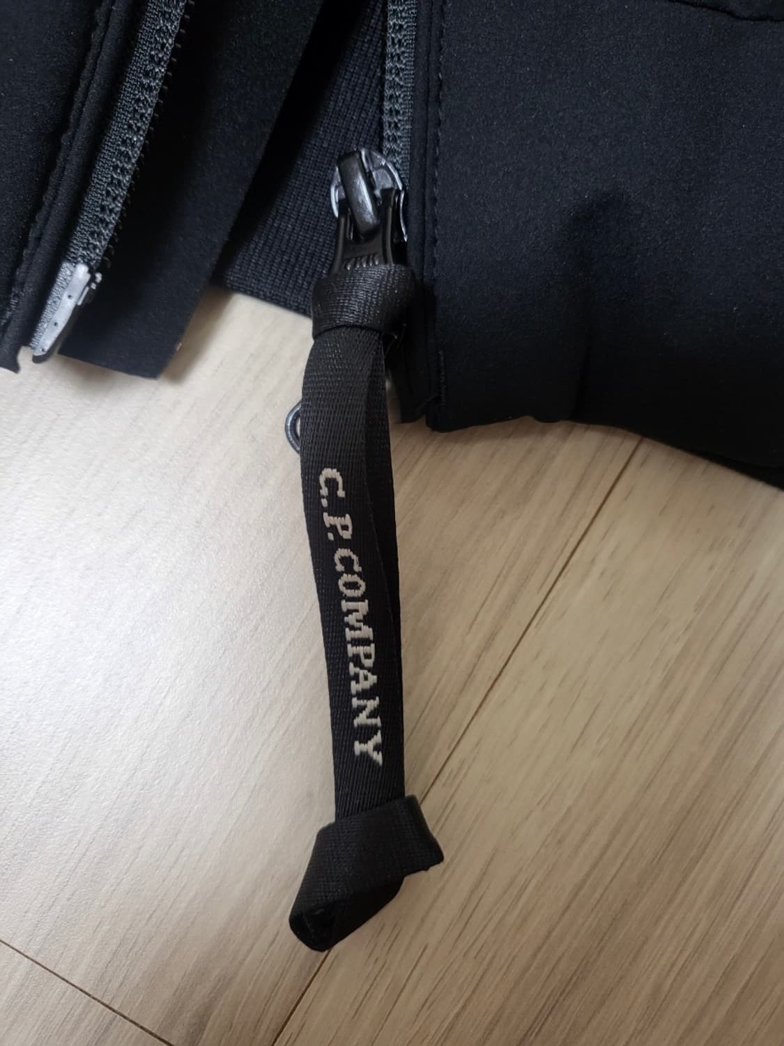 CP컴퍼니 프리마로프트 패딩자켓 상품이미지5