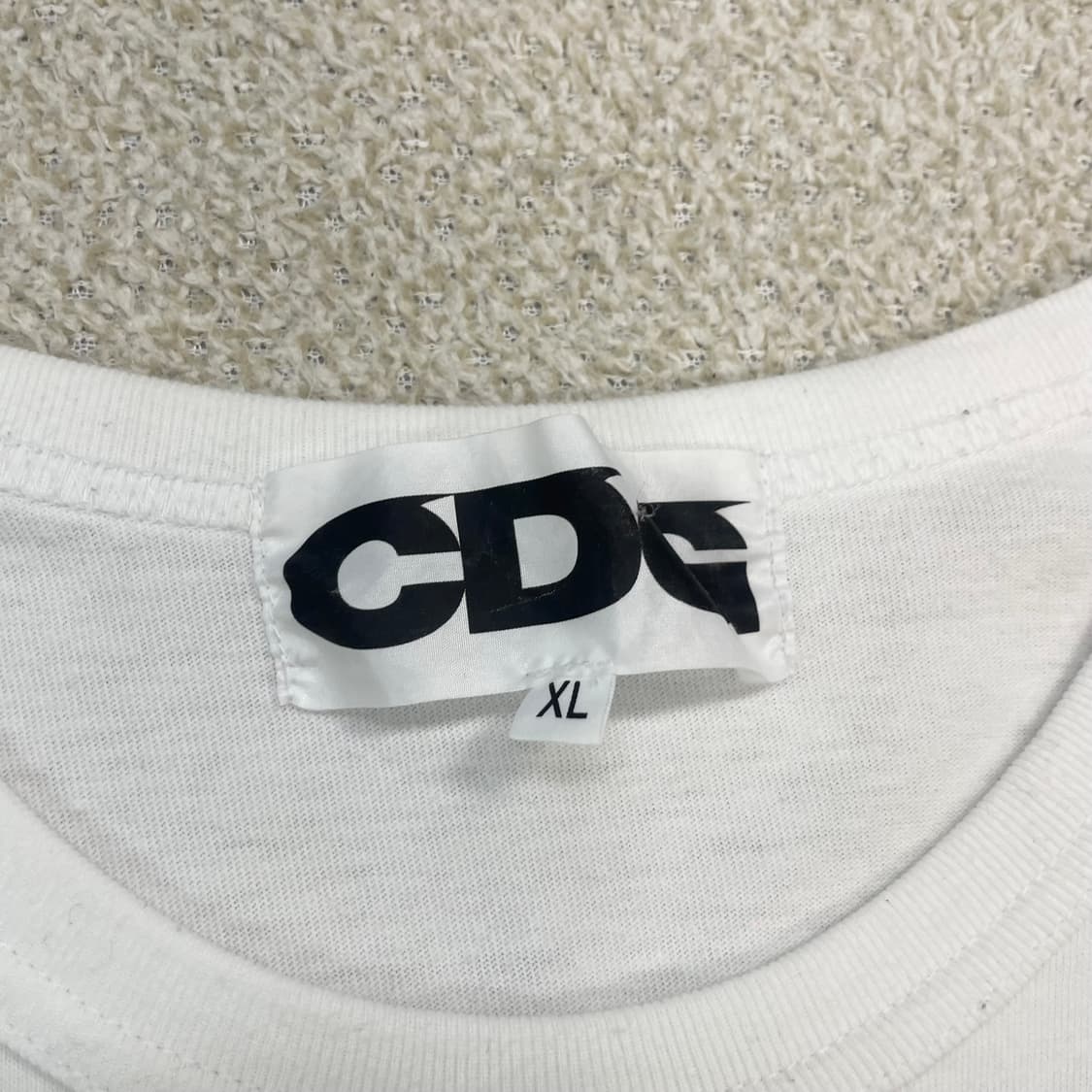 CDG 꼼데가르송 cdg로고 반팔티 화이트 상품이미지3