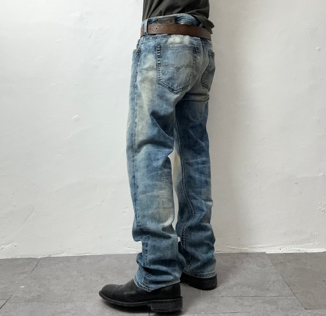 DIESEL Blue Distressed Wash Straight-Leg 상품이미지3