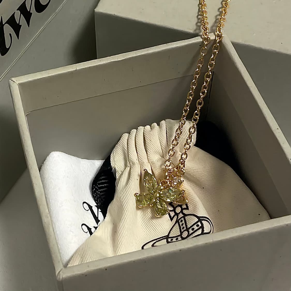 풀박스) 비비안웨스트우드 골드 버터플라이 펜던트 목걸이 상품이미지2