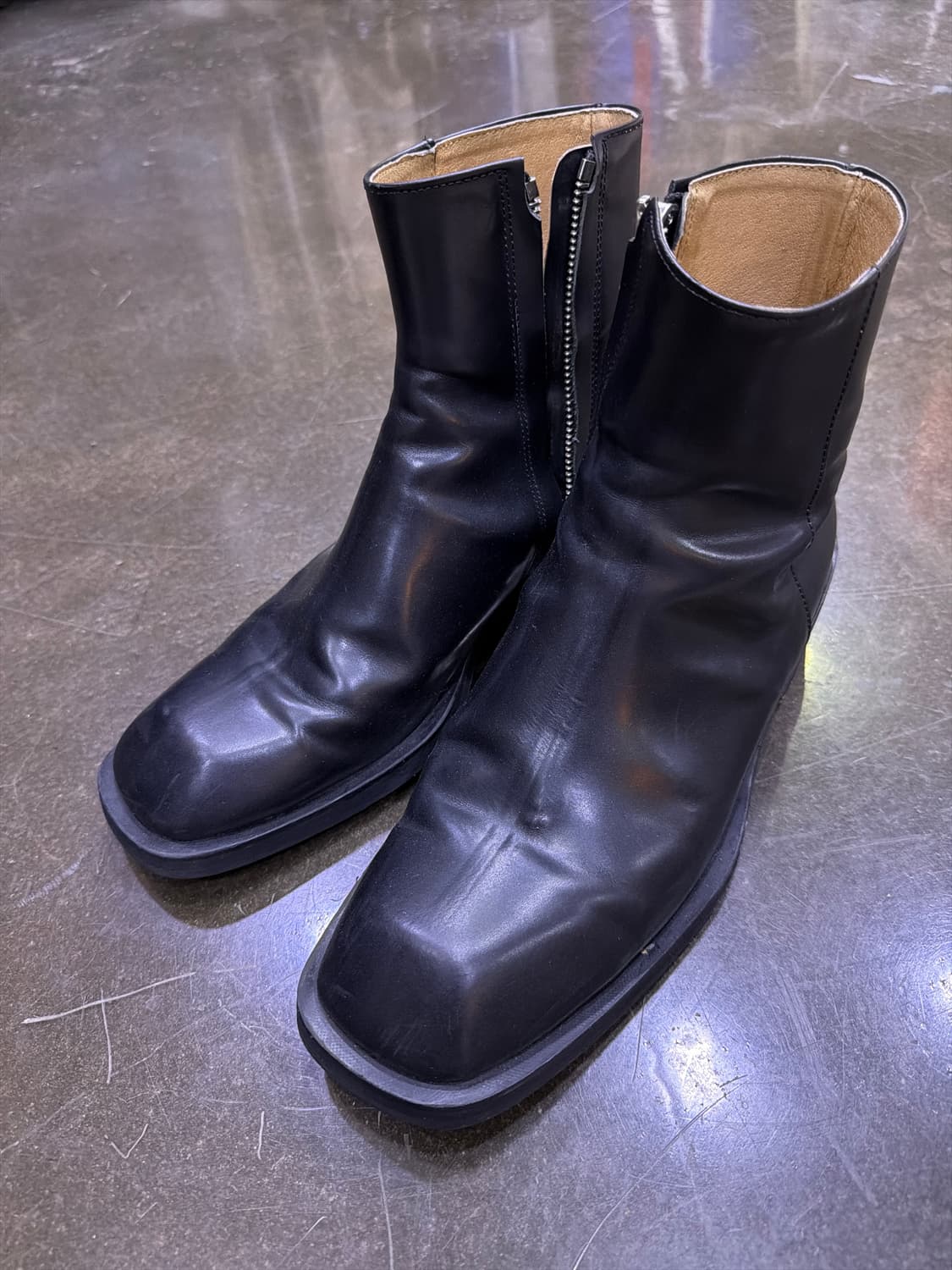 메종미네드 스퀘어토 지퍼 부츠 블랙 260 상품이미지1