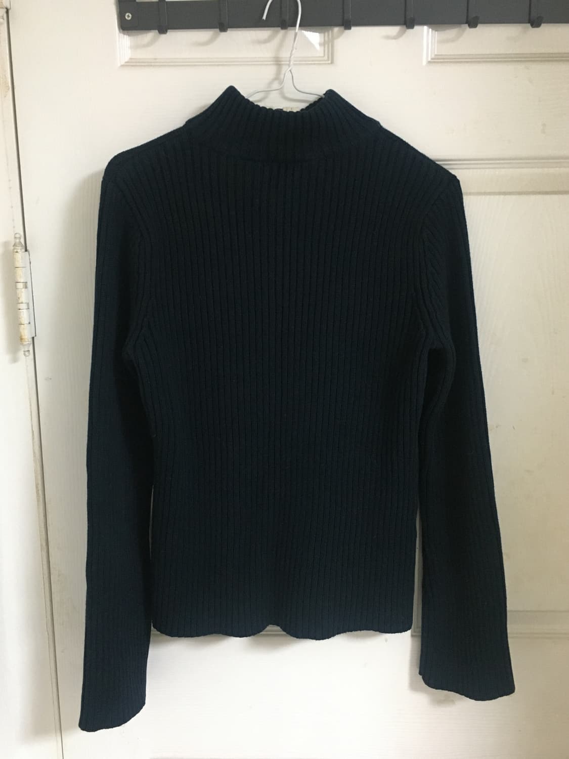 DKNY JEANS 네이비 니트 y2k 상품이미지4