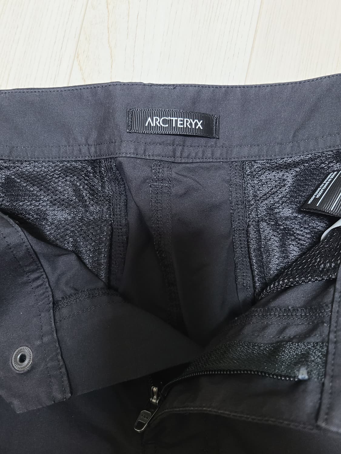 아크테릭스 스토우 쇼츠 9.5인치 남자 32 블랙  상품이미지3