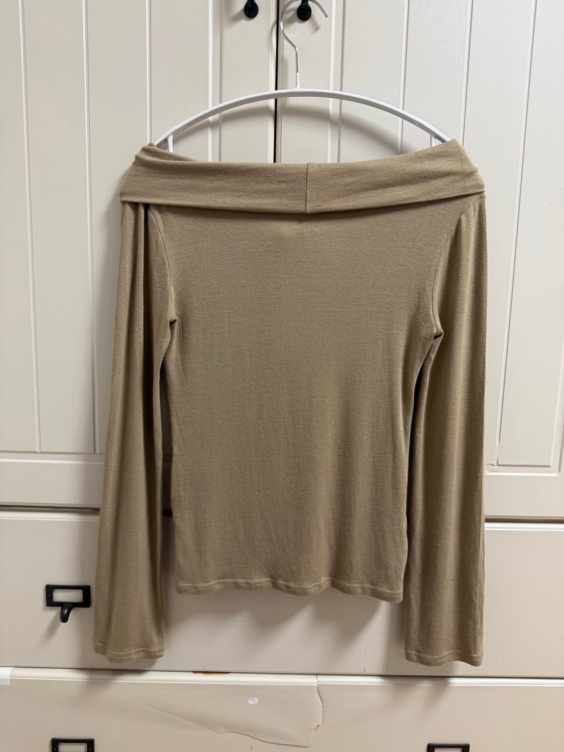 카인다미 멀티 타이 사이드 버튼 티셔츠 모카무스 하객룩 상품이미지4