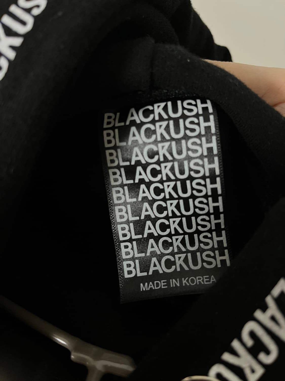 [무신사] 블랙크러쉬 BLK 레터링 포인트 후드티 105 (XL) 상품이미지4