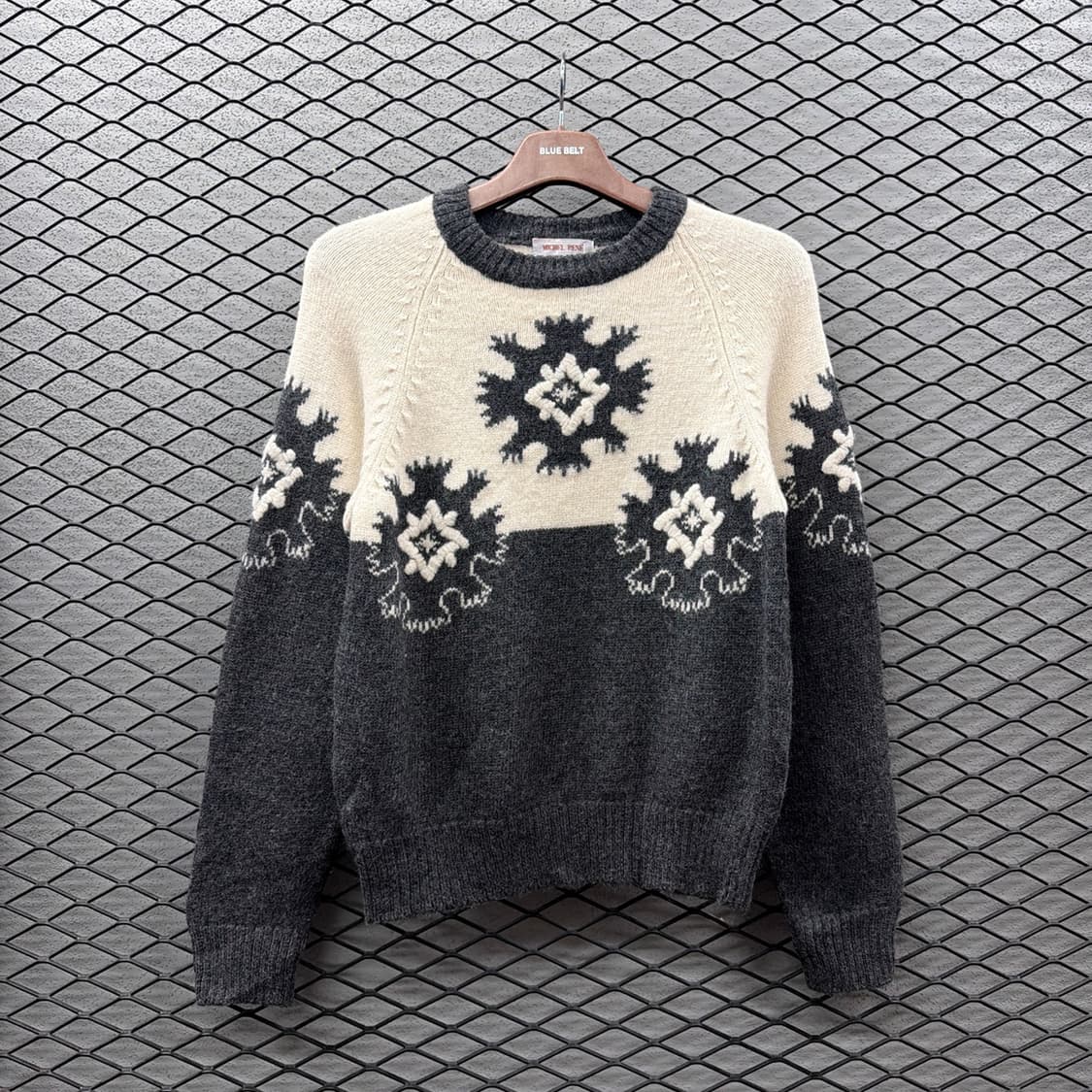 에스닉 패턴 울니트 스노우 플레이크 엠보싱 디테일 상품이미지2