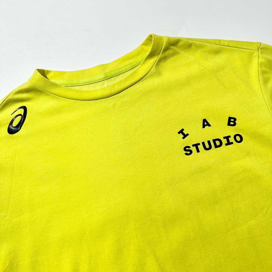 아이앱 스튜디오 x 아식스 반팔 티셔츠 라임 상품이미지4