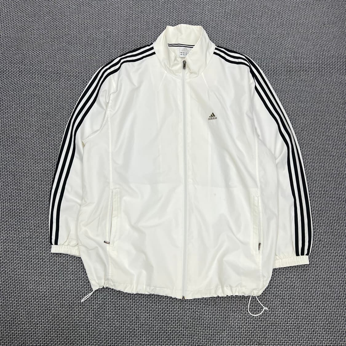 착샷O 아디다스 아이보리 우븐 바람막이 110 상품이미지1