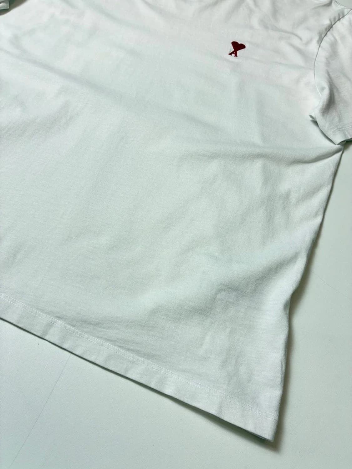 아미 AMI 스몰 하트 로고 코튼 반팔 티셔츠 PN9695 상품이미지4