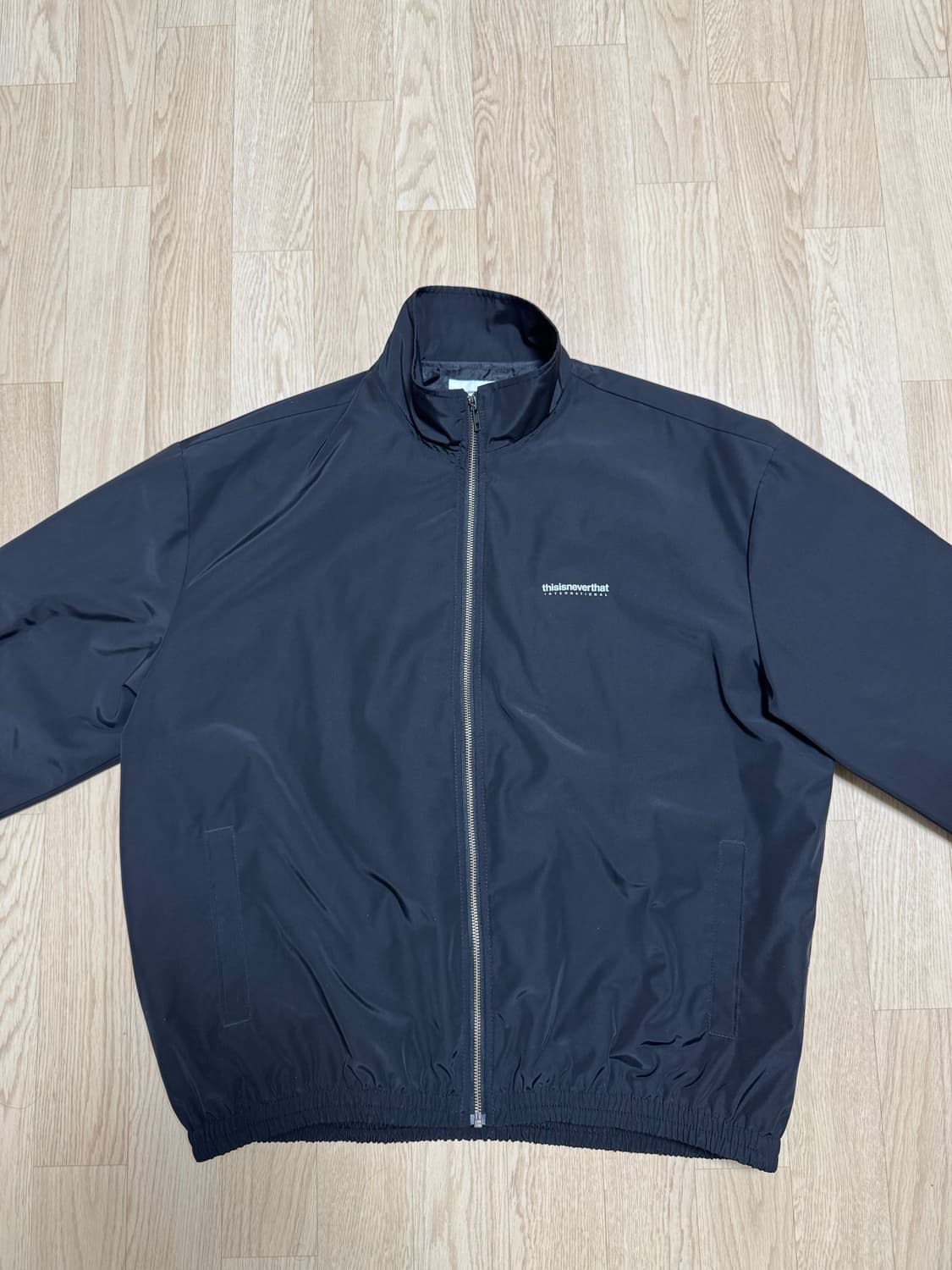 디스이즈네버댓 INTL. Team Jacket Black 상품이미지2