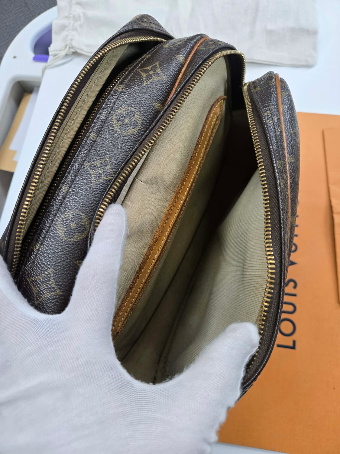 [50%세일] 루이비통 리포터 크로스백 상품이미지7