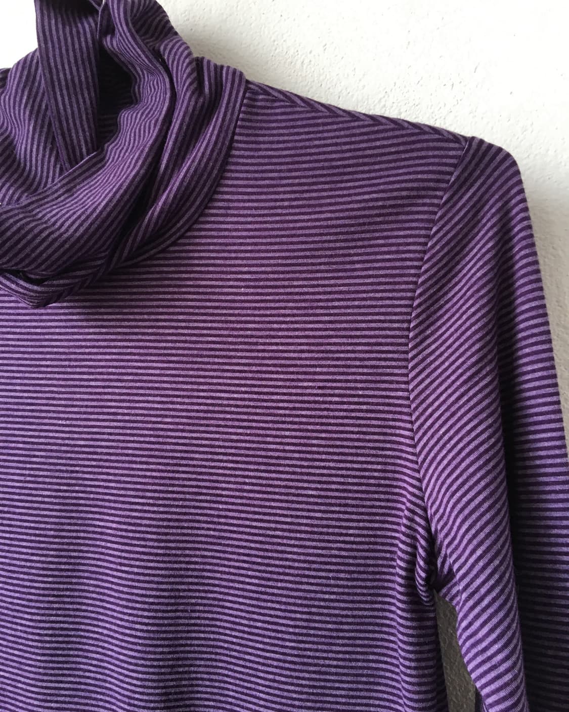 Stripe pattern high neck sleeeve 상품이미지3