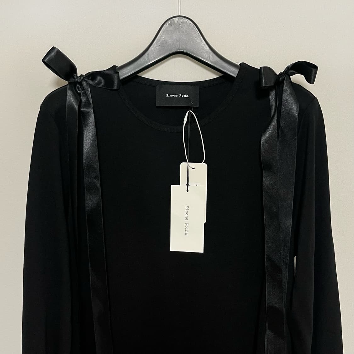 [XS,S,M]시몬로샤 Bow Ribbon Tail 롱 슬리브리스 탑 상품이미지1