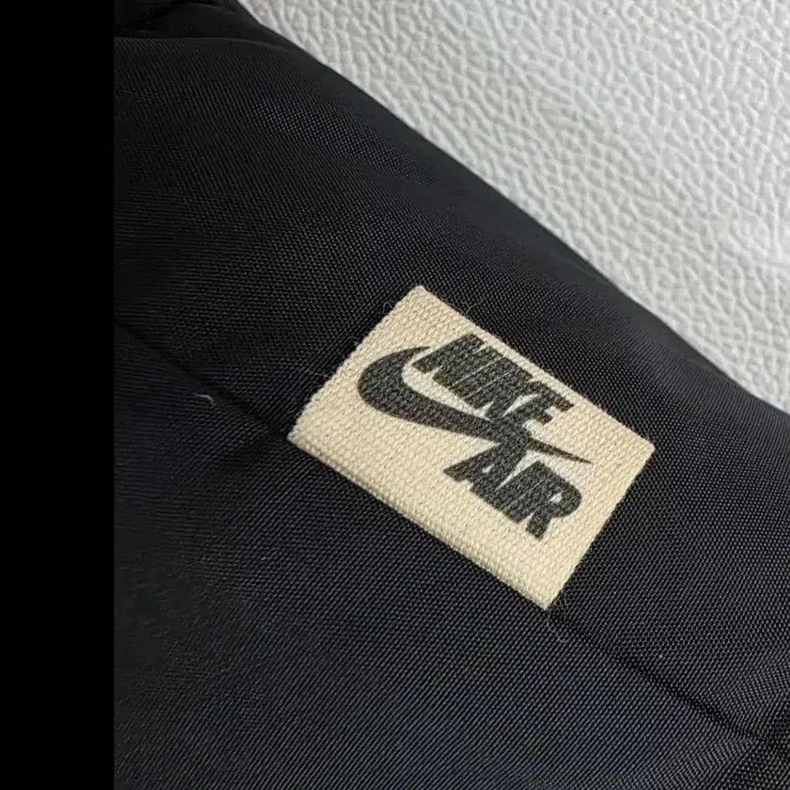 나이키 에어(Nike Air) 올드스쿨 리버시블 패딩 조끼 55반 상품이미지4