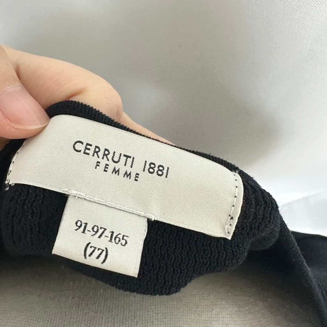 세루티1881 여자 니트 시스루팔 반팔티 검정 77 상품이미지7