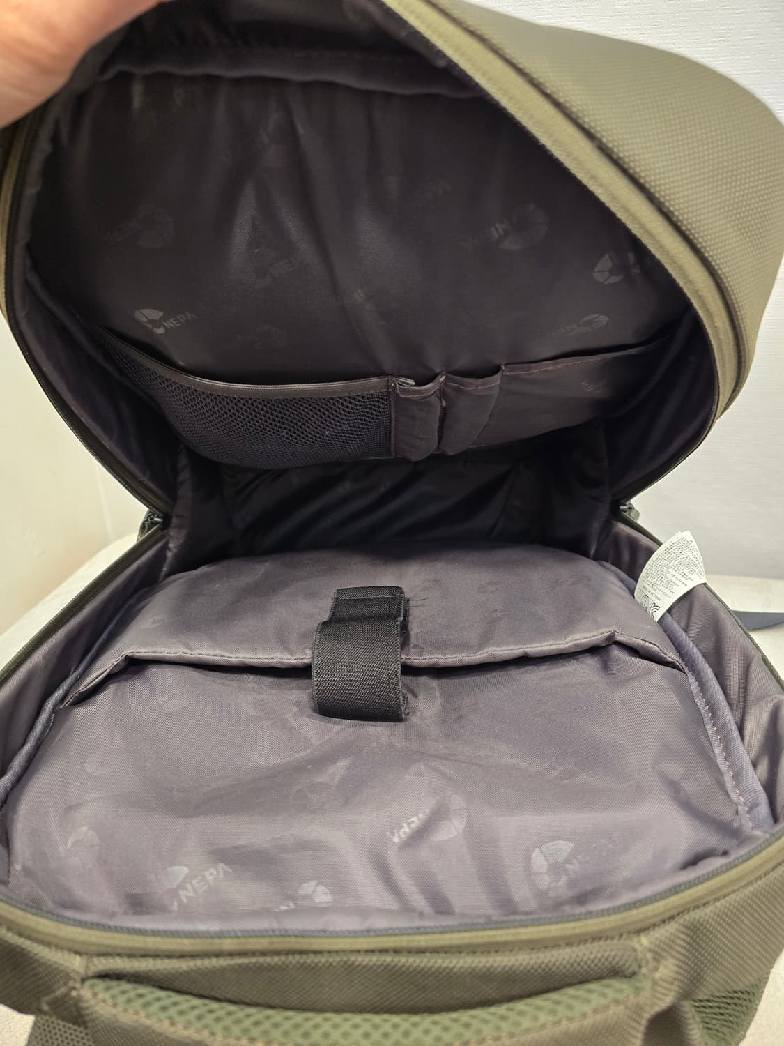 네파 카키색 백팩 상품이미지9