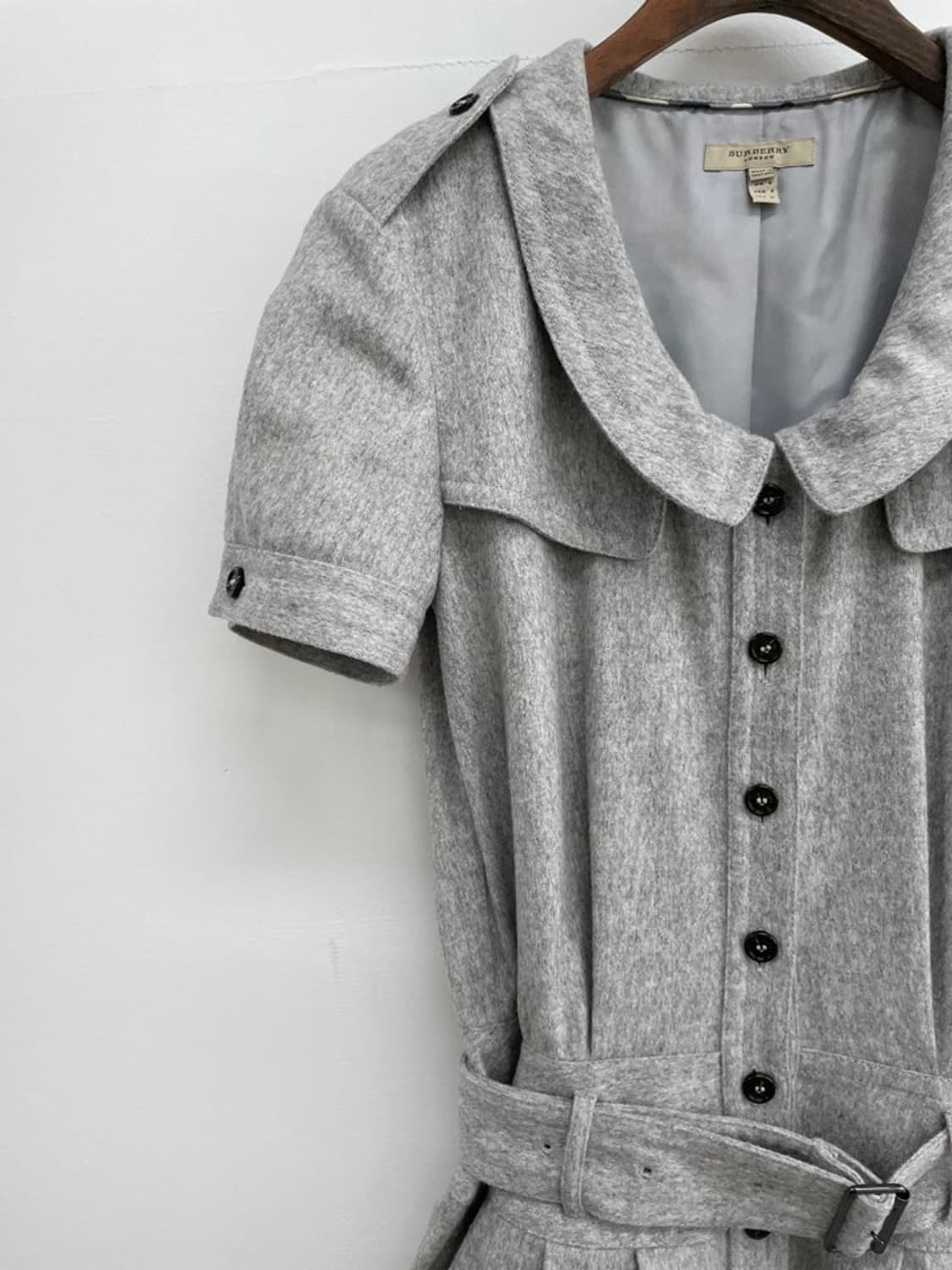 버버리 둥근카라 캐시미어 블렌딩 벨티드 원피스 상품이미지3