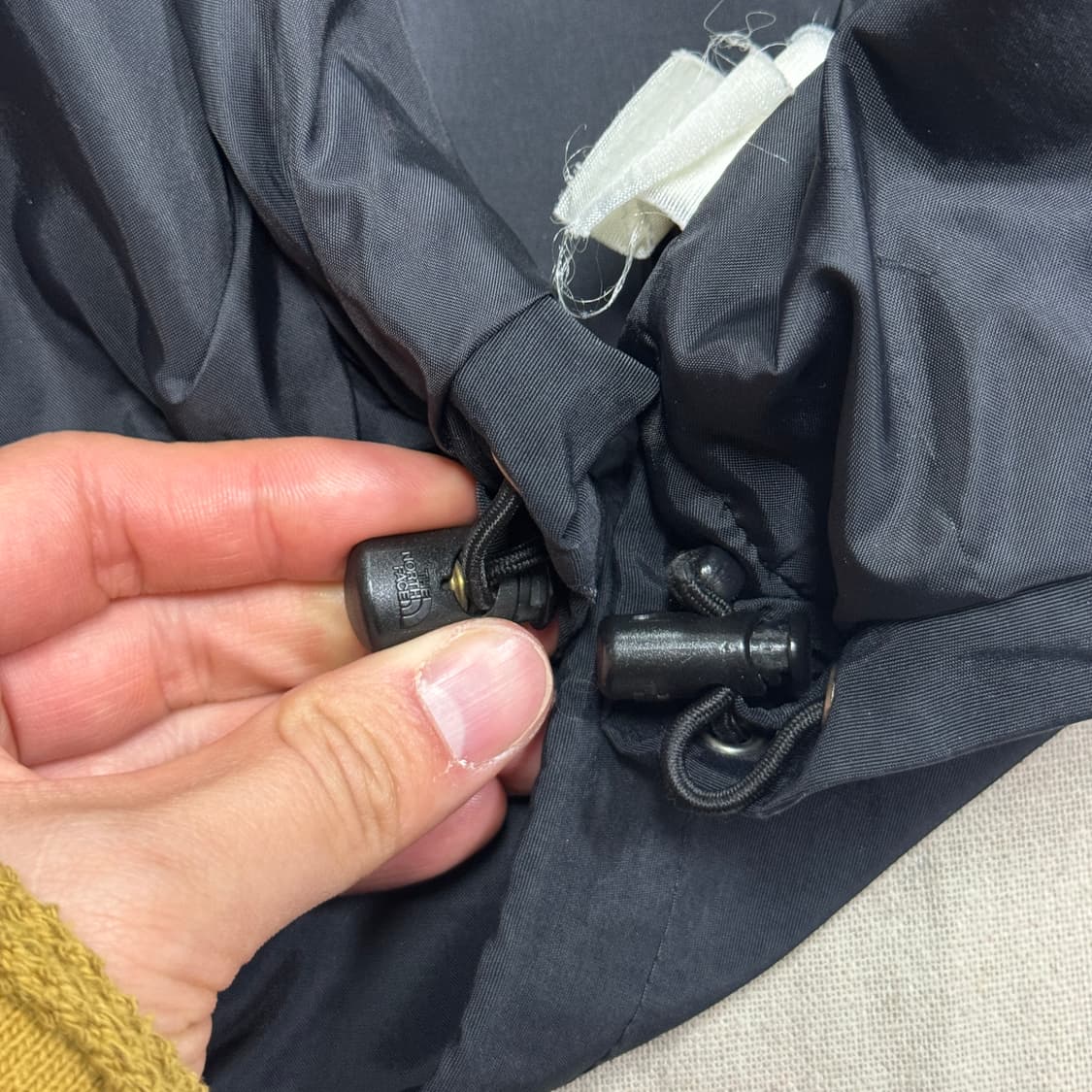 노스페이스 투웨이 매트블랙 바람막이 105 상품이미지7