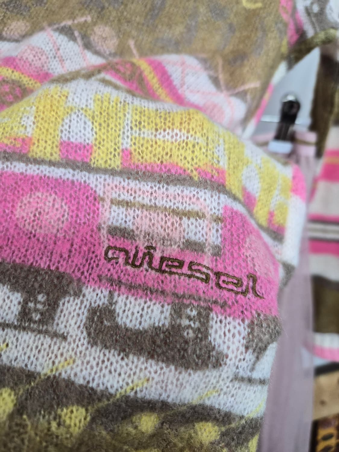 디젤 얄상 모헤어 브이넥 상품이미지3