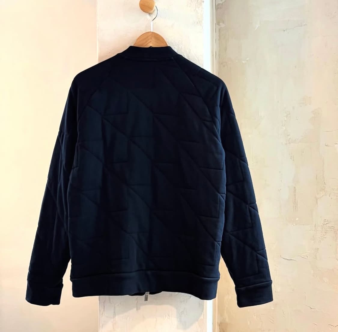 아르마니 꼴레지오니 퀼팅 봄버 재킷 상품이미지3