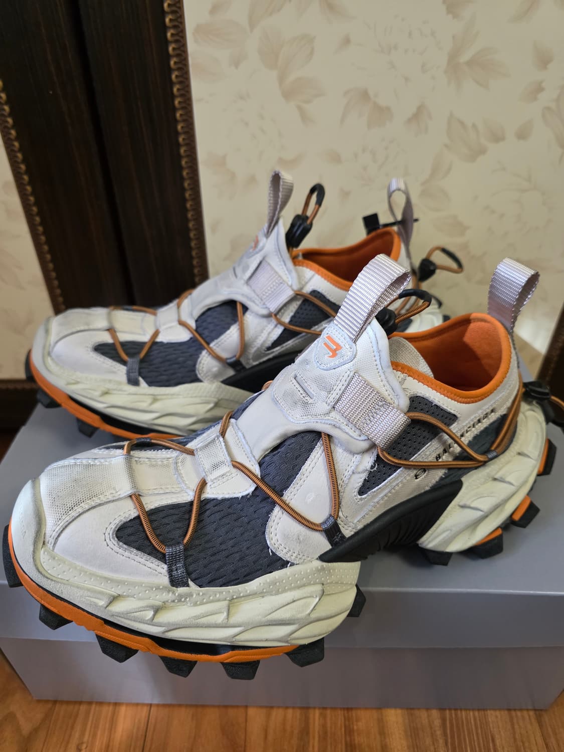 발렌시아가 하이크 42 상품이미지3