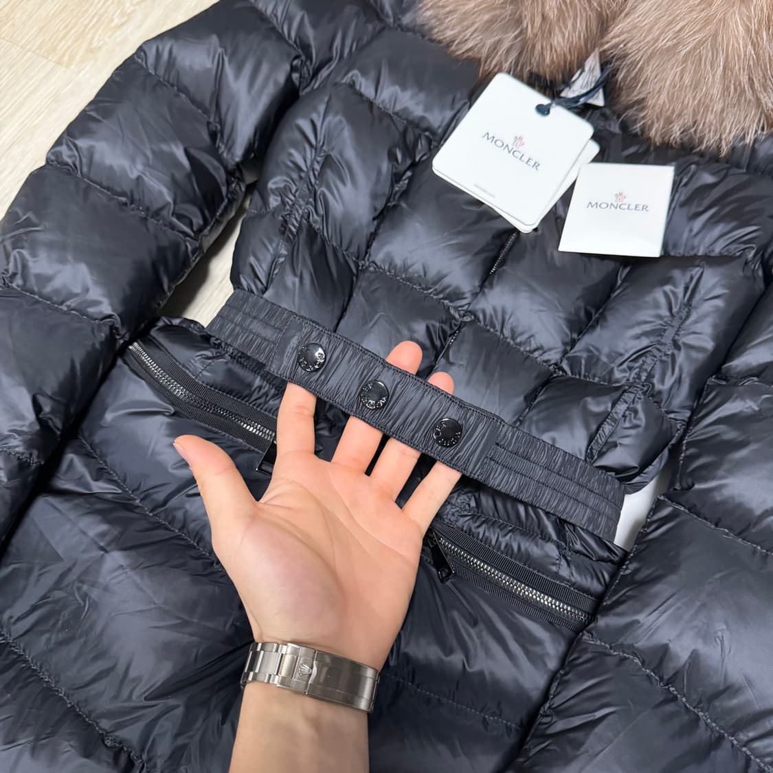 [새상품/풀구성]23~24FW몽클레어 보에딕 여성패딩 폭스퍼 블랙0사이즈 상품이미지4