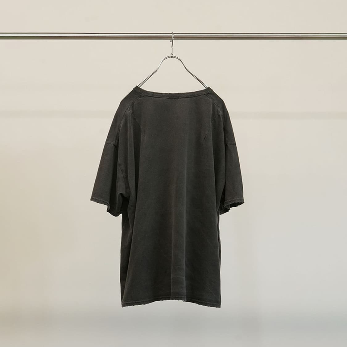 안셀름 Embroidery Dyed T-shirt "Black" 상품이미지3