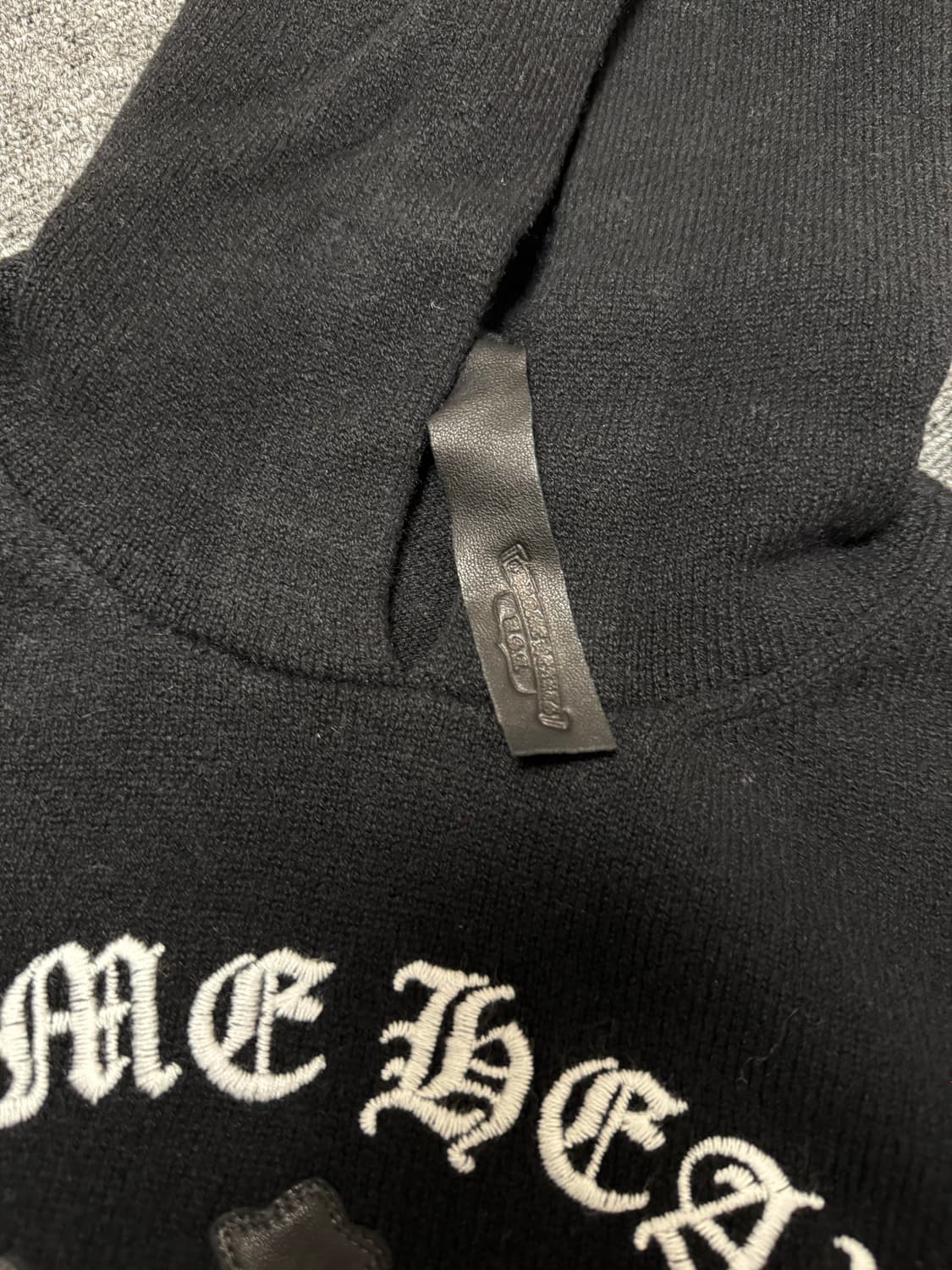 [XL] 크롬하츠 세메터리 크로스 레더 패치 캐시미어 후드 니트 블랙 상품이미지5