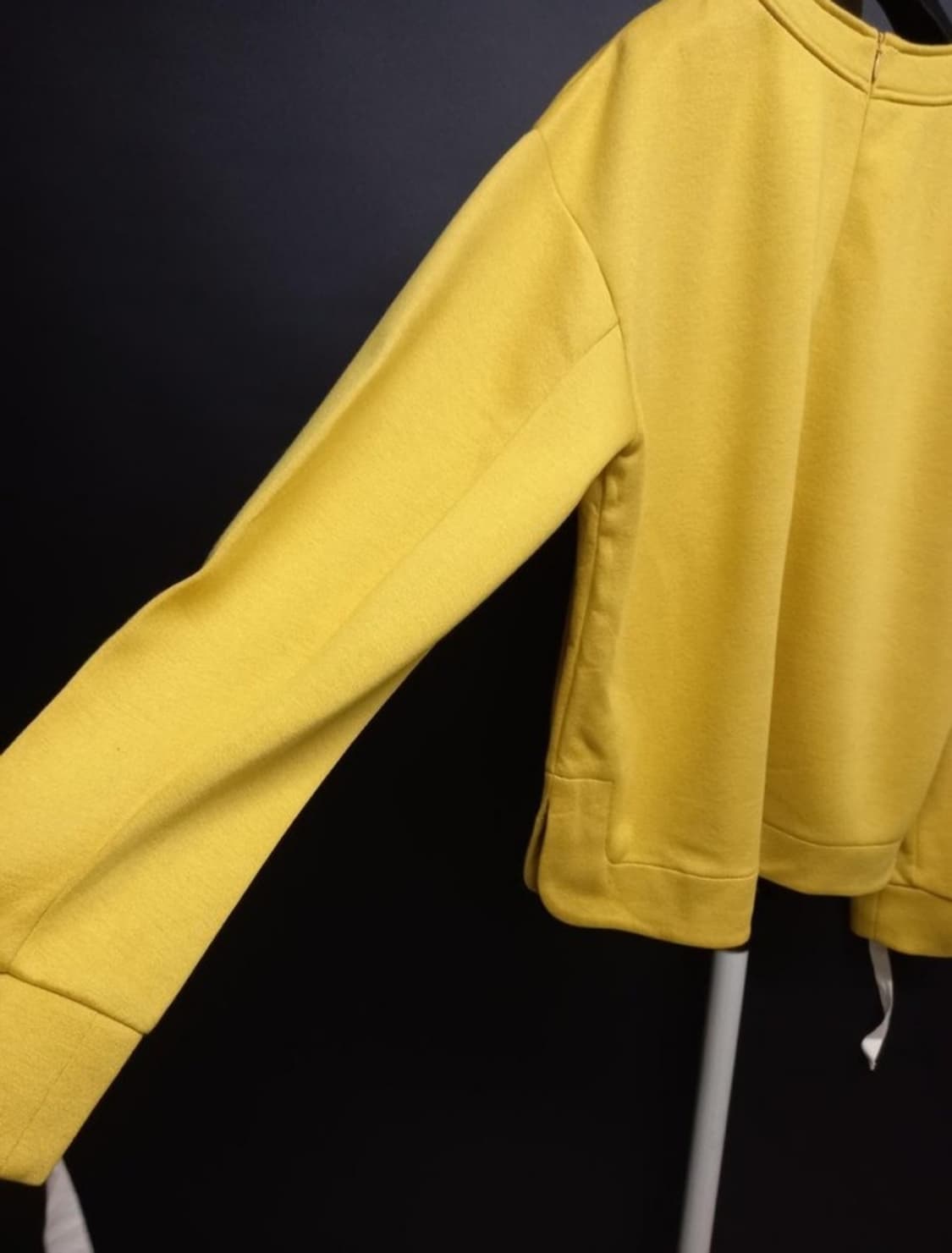 세컨플로어 얇은 네오프렌 맨투맨 55.66 상품이미지6