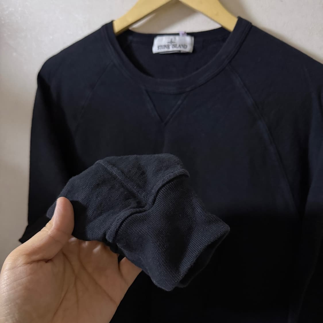 스톤아일랜드 22SS 블랙 라운드넥 맨투맨 M (95-100) 상품이미지3