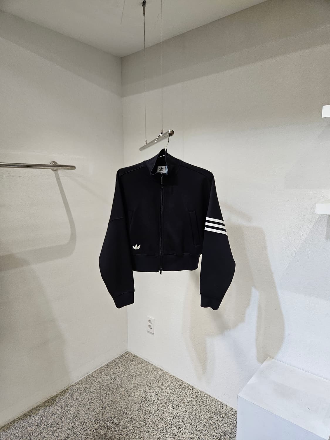 아디다스 뉴클래식 트랙 집업 상품이미지1