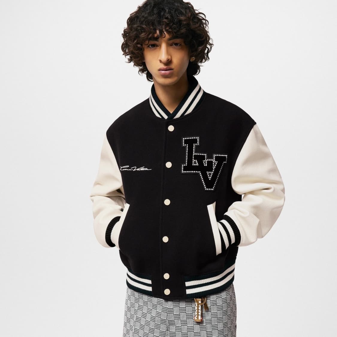 [S급/50] 24FW 루이비통 퍼렐 시그니처 바시티 블루종 자켓 블랙 상품이미지8
