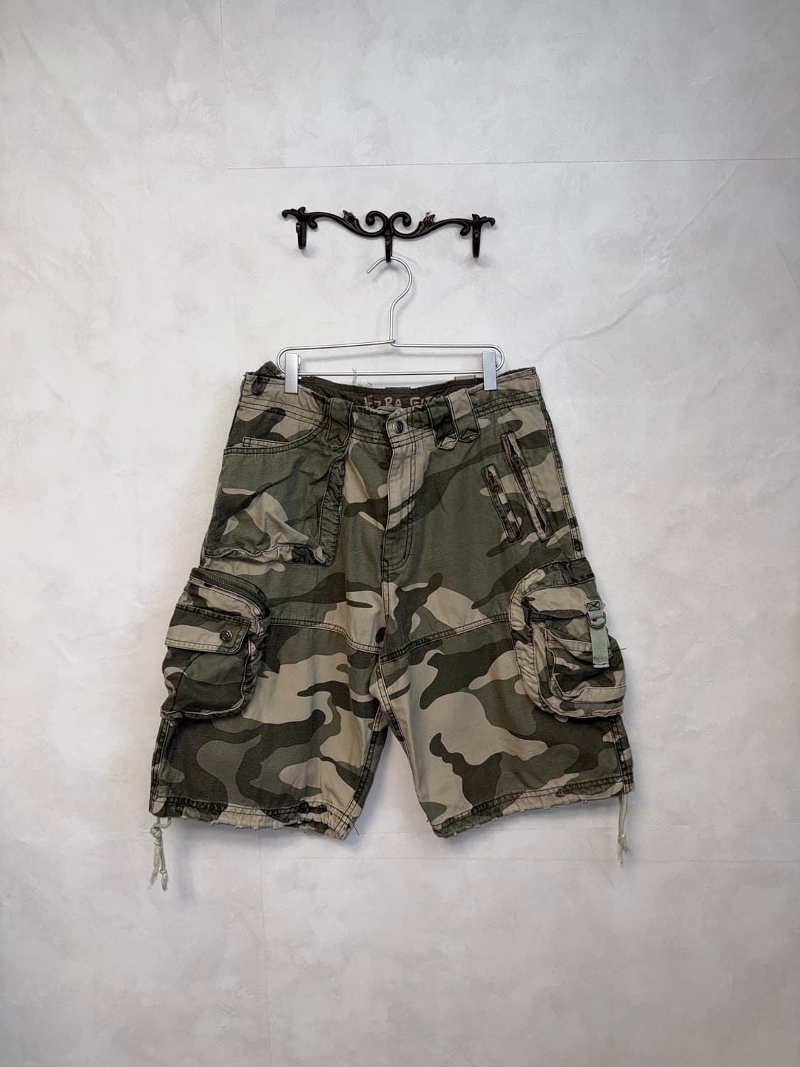 Mute khaki multi pocket half cargo pants 상품이미지1