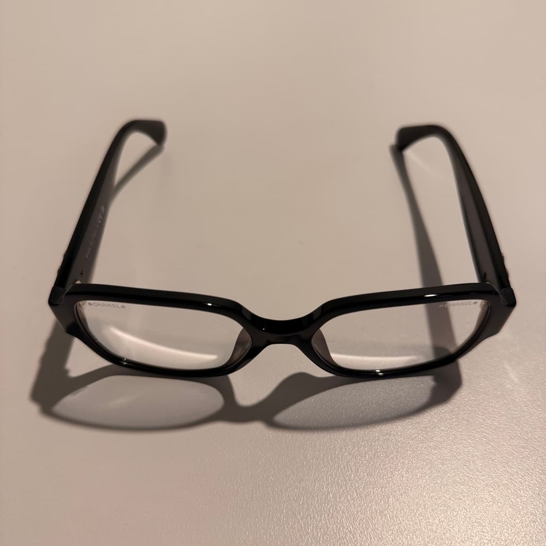 지디착) 샤넬 하트 로고 블루 라이트 안경 블랙 상품이미지6