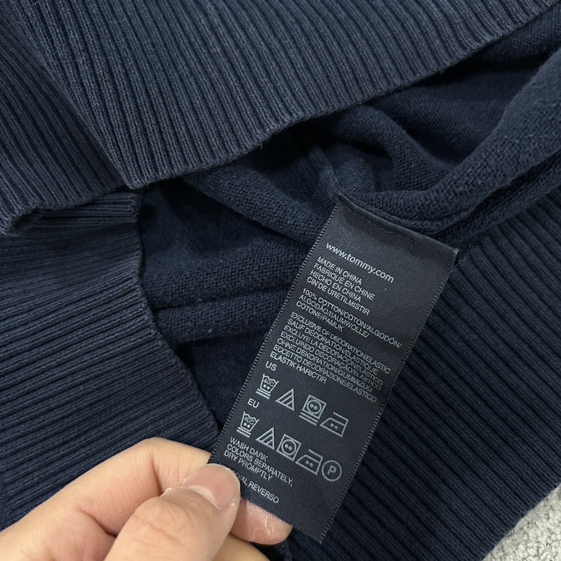 타미힐피거 네이비 V넥 니트 m 상품이미지3
