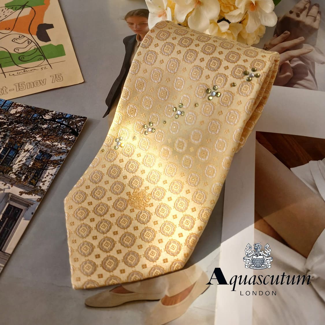 아쿠아스큐텀 실크 옐로우 패턴 넥타이 8.8cm A+등급 A19428
 상품이미지1