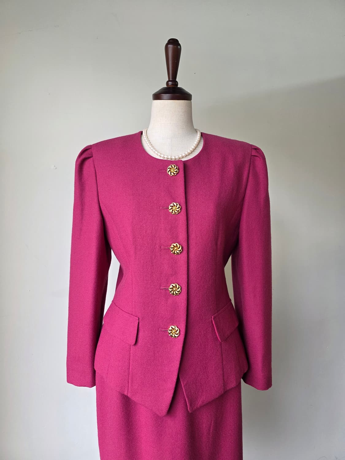 핫핑크 금장 버튼 셋업 상품이미지1