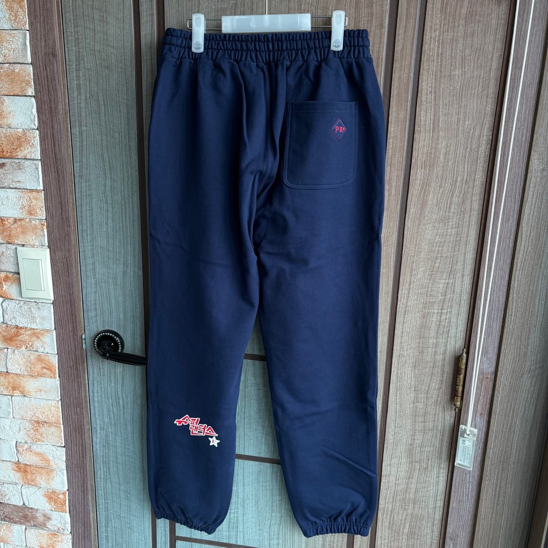 새상품(L) 오버더피치 SSG 랜더스 스웨트팬츠 네이비 상품이미지2